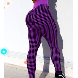 Peached by nellie super cute out of stock leggings ! Size medium